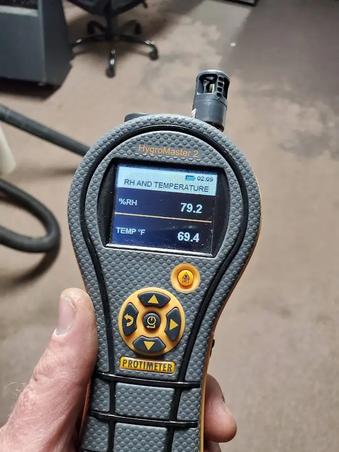 Moisture meter humidity assessment for Mold Remediation & Removal in Flushing